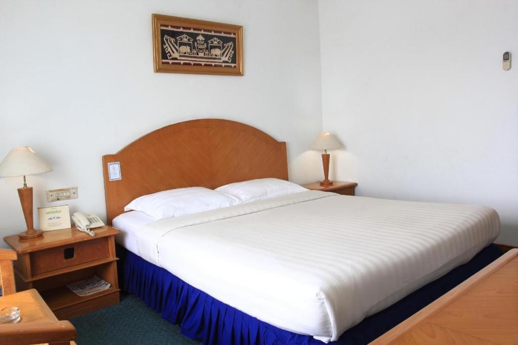 Hotel Marcopolo Bandar Lampung Zewnętrze zdjęcie